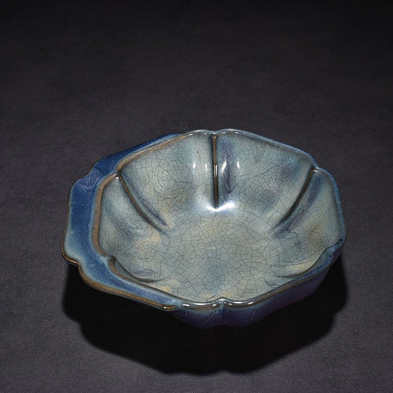 Song Dynasty Jun kiln model obsidian rose purple glaze hat and ear washer