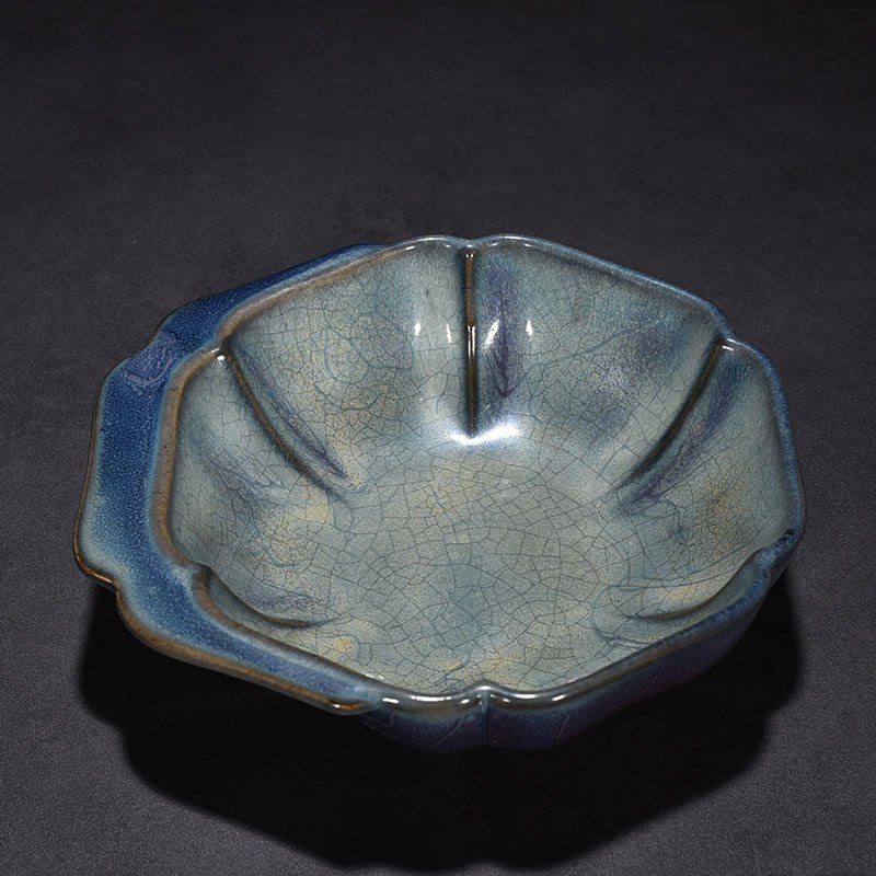 Song Dynasty Jun kiln model obsidian rose purple glaze hat and ear washer