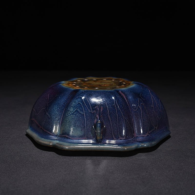 Song Dynasty Jun kiln model obsidian rose purple glaze hat and ear washer