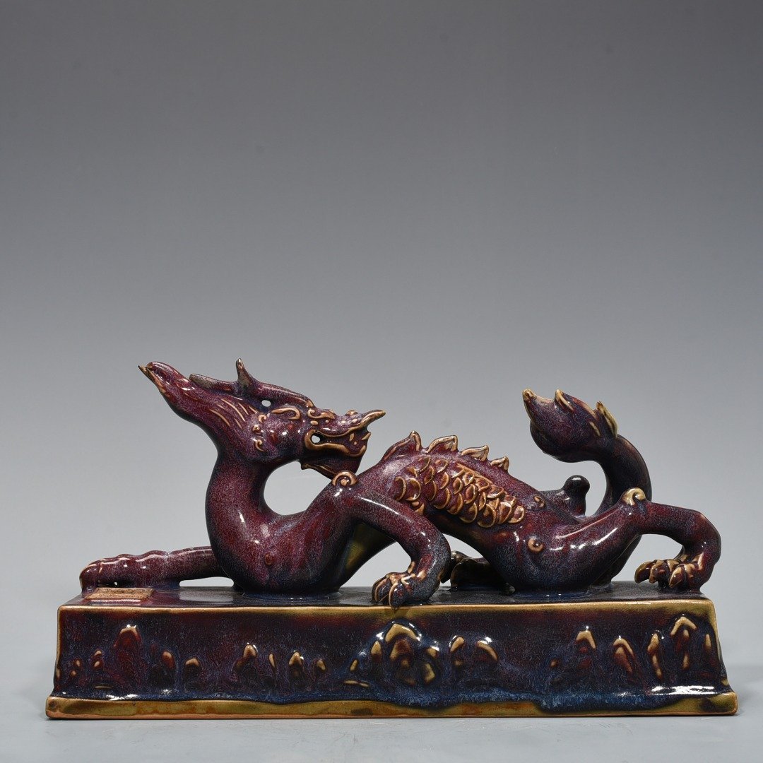 Song Dynasty Jun kiln Xuanhe inscription dragon pen holder