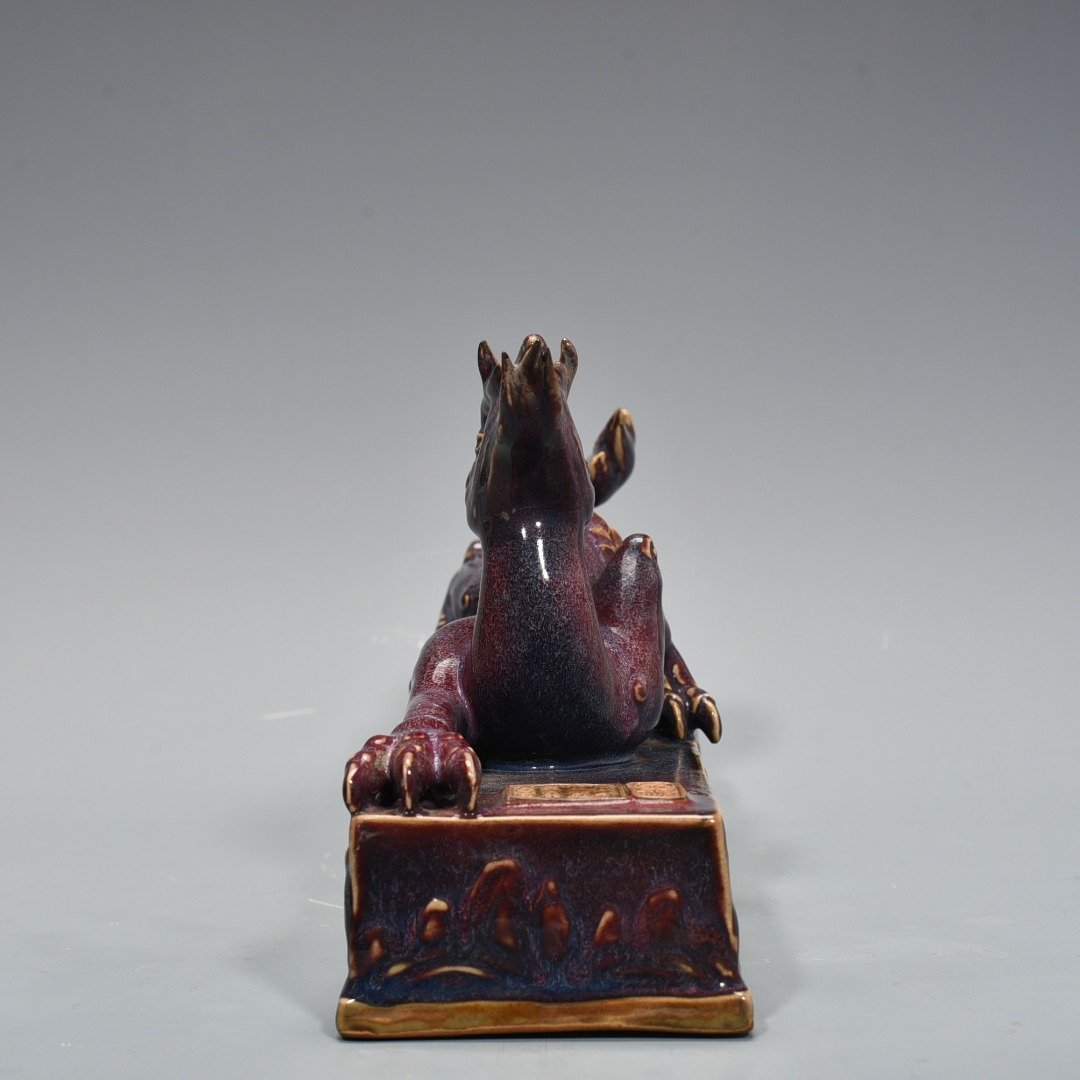 Song Dynasty Jun kiln Xuanhe inscription dragon pen holder