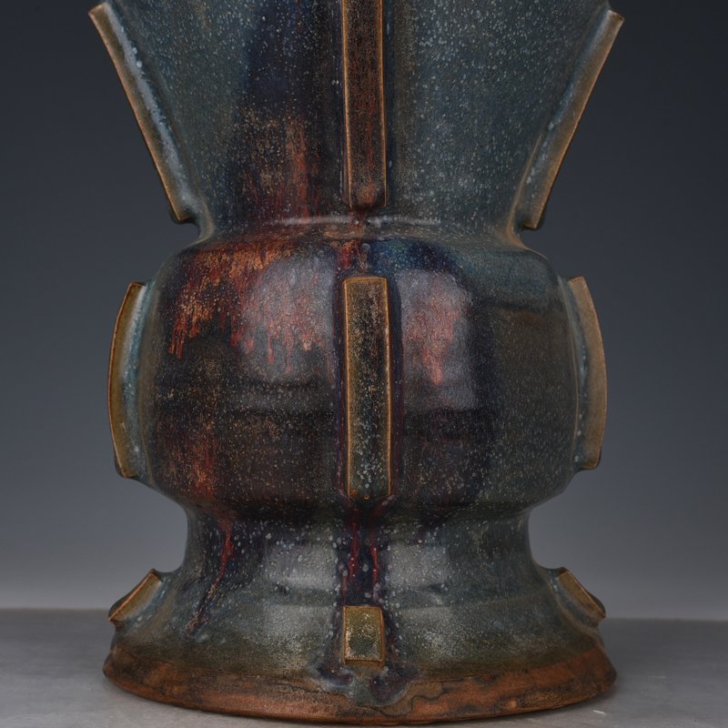 Song Dynasty Jun kiln obsidian glaze halberd vase