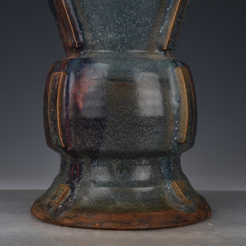 Song Dynasty Jun kiln obsidian glaze halberd vase