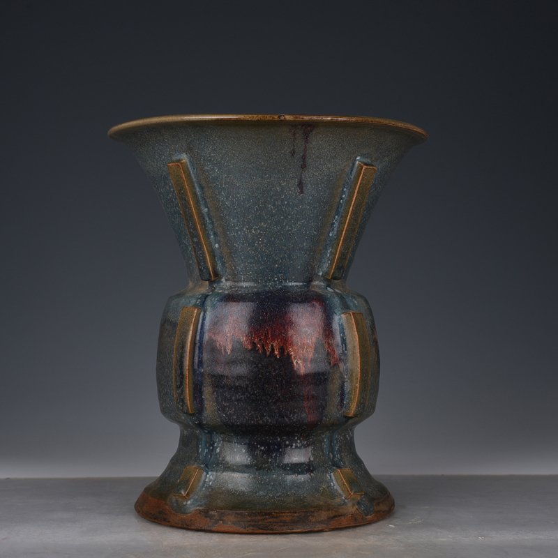 Song Dynasty Jun kiln obsidian glaze halberd vase