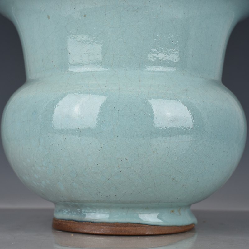 Song Dynasty Jun kiln moon white slag bucket flower pot