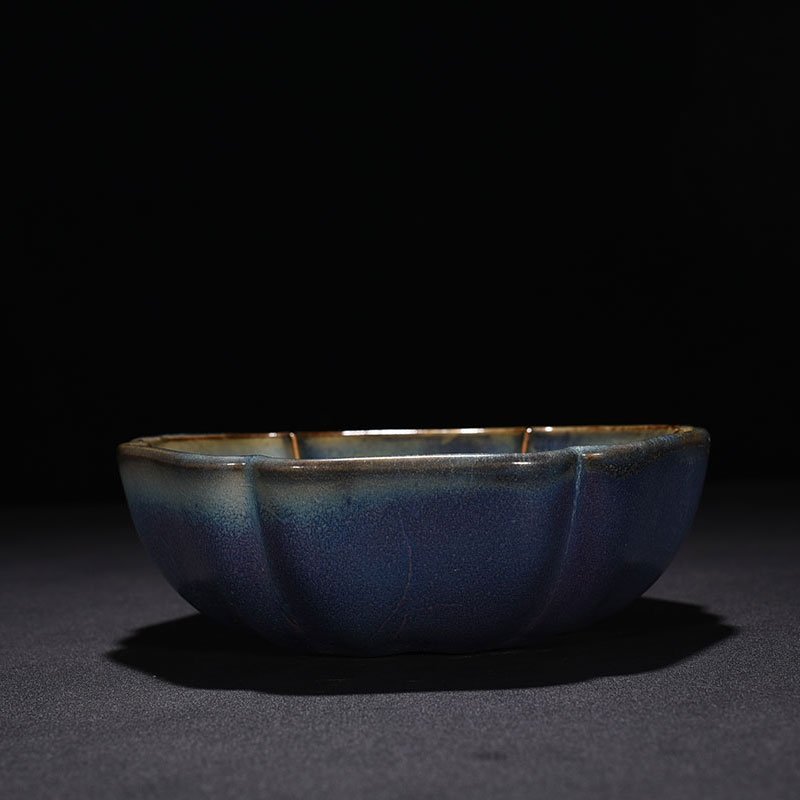 Song Dynasty Jun kiln of obsidian rose purple glaze hat and ear washer