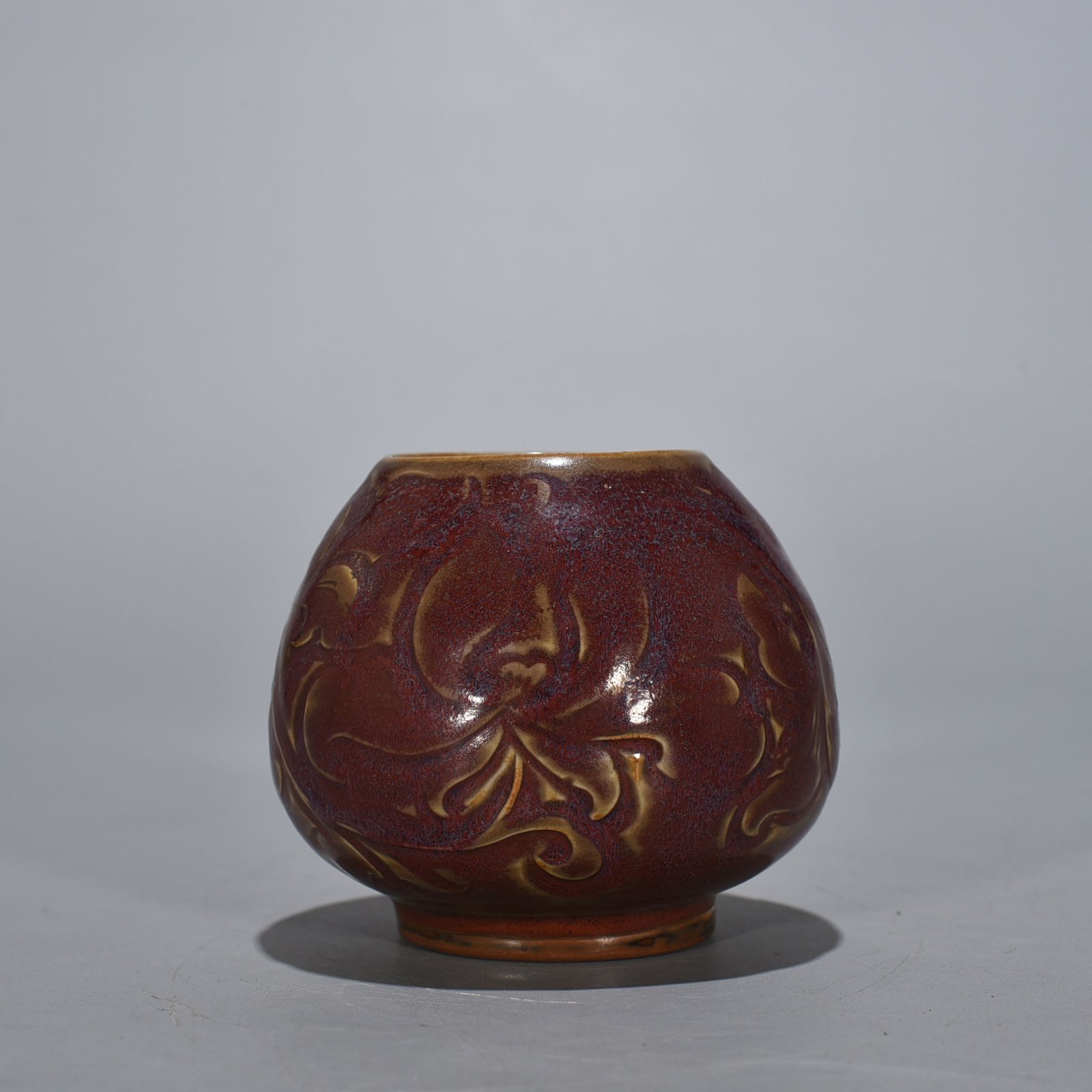 Song Dynasty Jun kiln rose purple glaze carved chicken heart jar