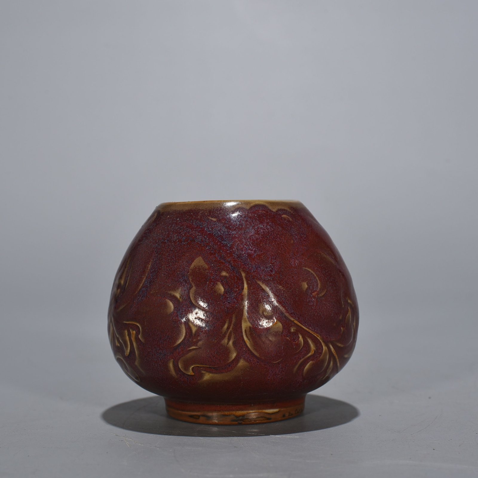 Song Dynasty Jun kiln rose purple glaze carved chicken heart jar
