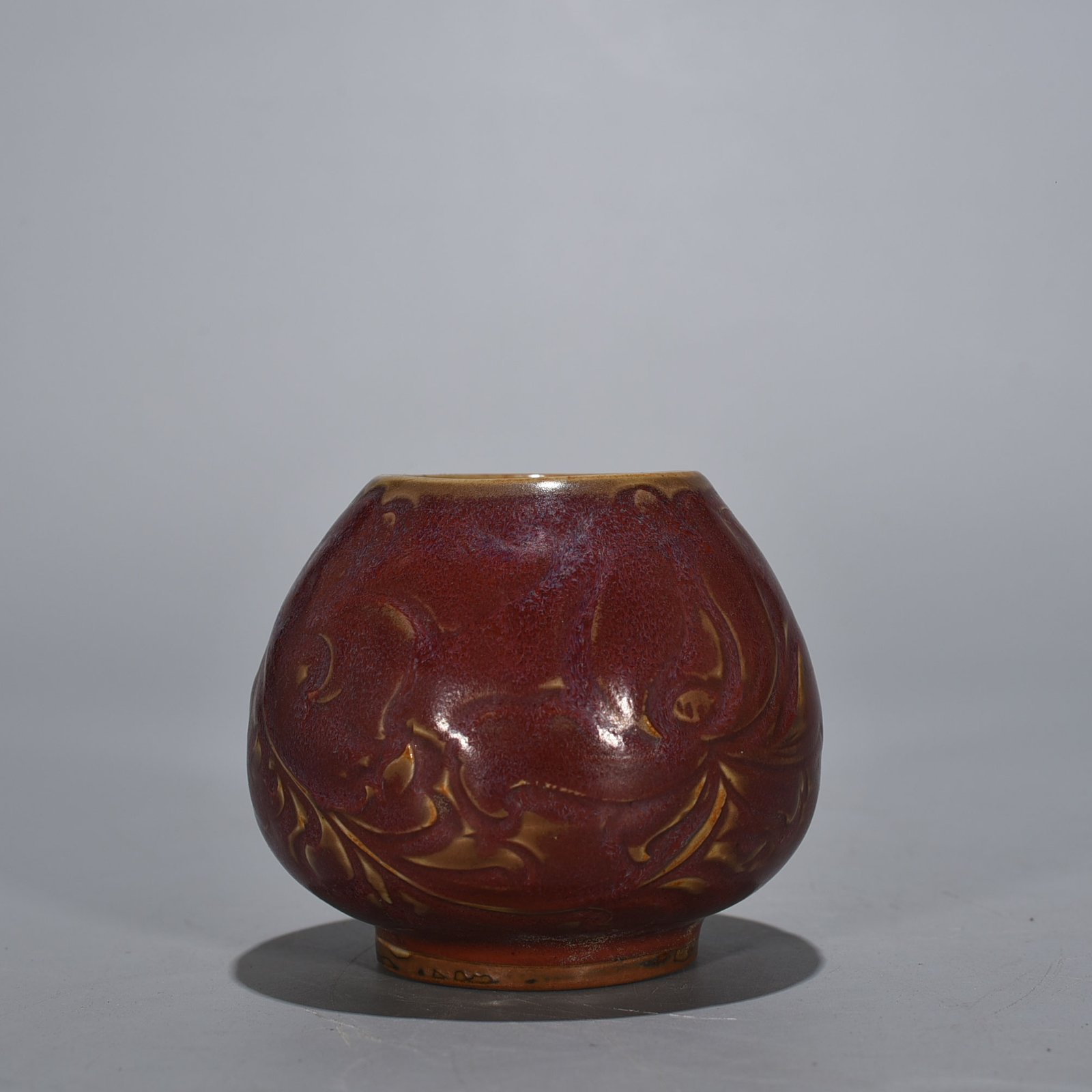 Song Dynasty Jun kiln rose purple glaze carved chicken heart jar