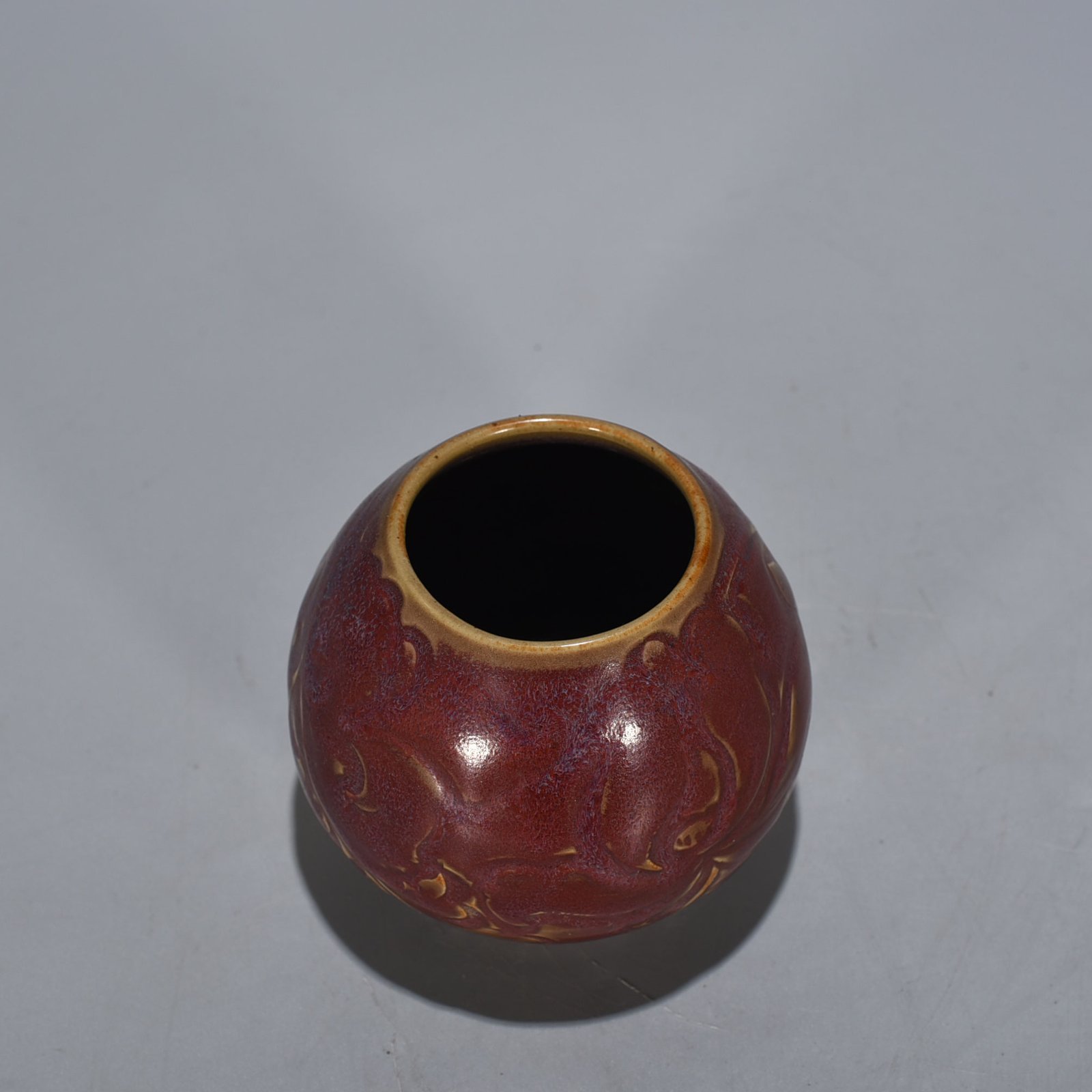 Song Dynasty Jun kiln rose purple glaze carved chicken heart jar