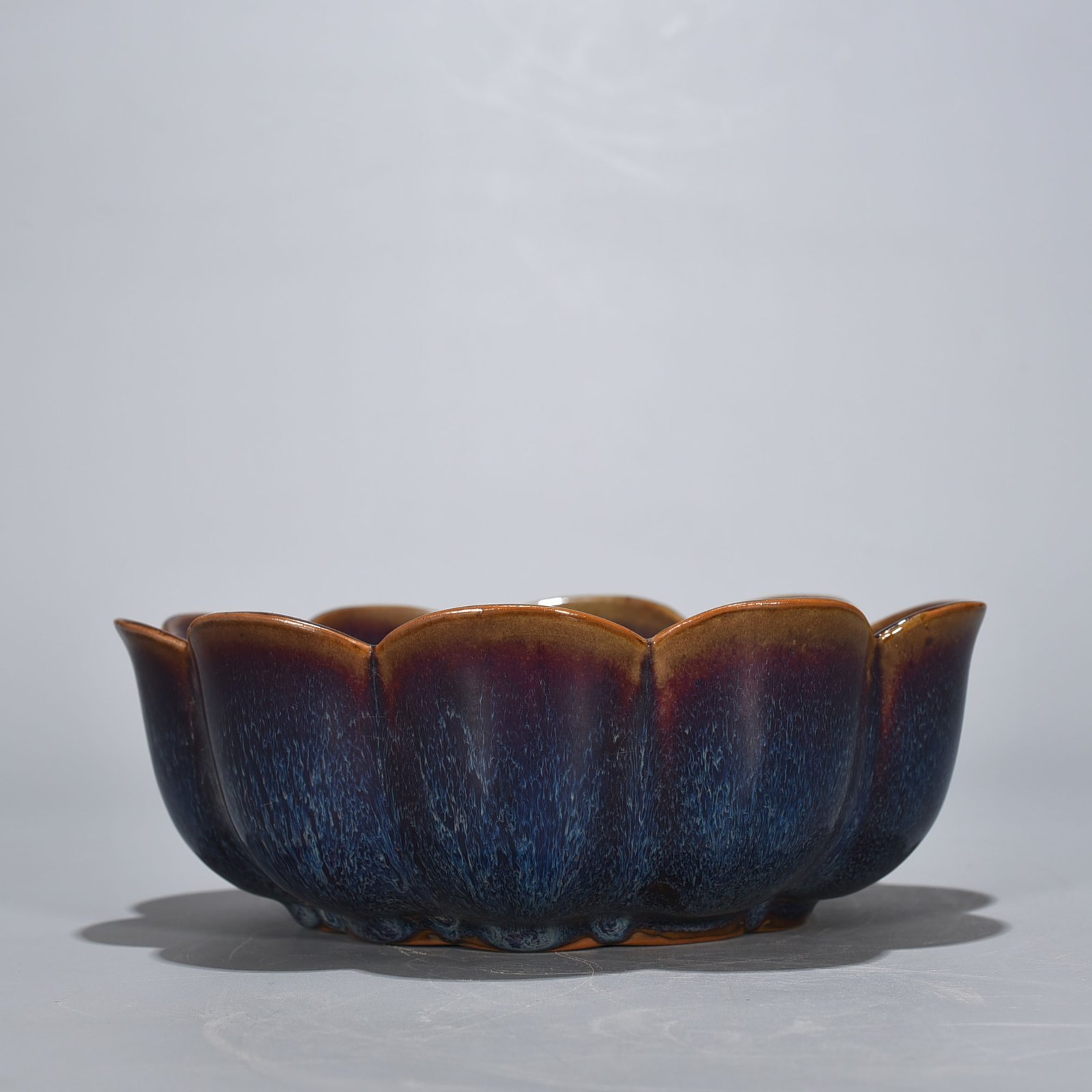 Song Dynasty Jun kiln rose purple glaze lotus bowl