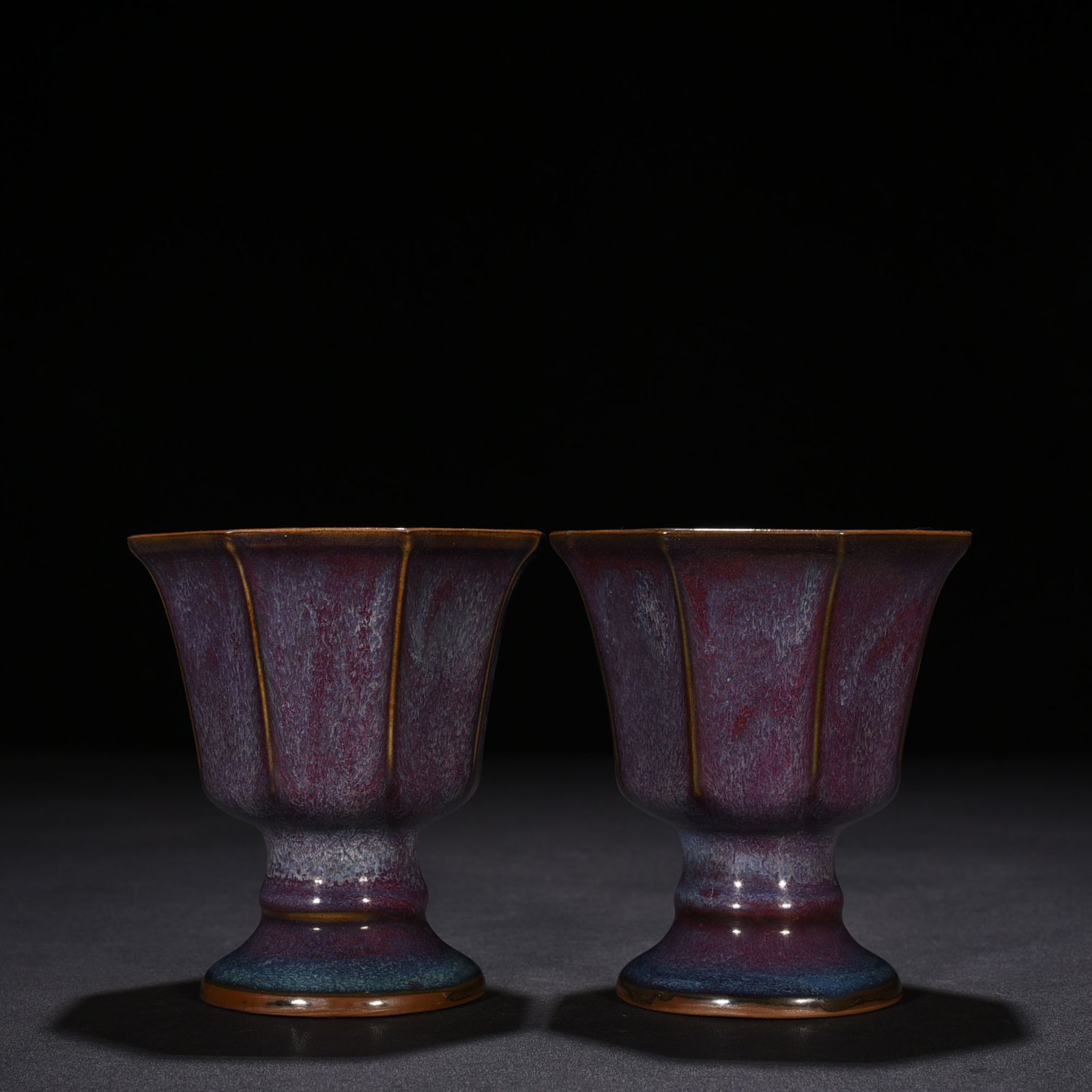 Song Dynasty Jun kiln rose purple glaze official eight-way goblet