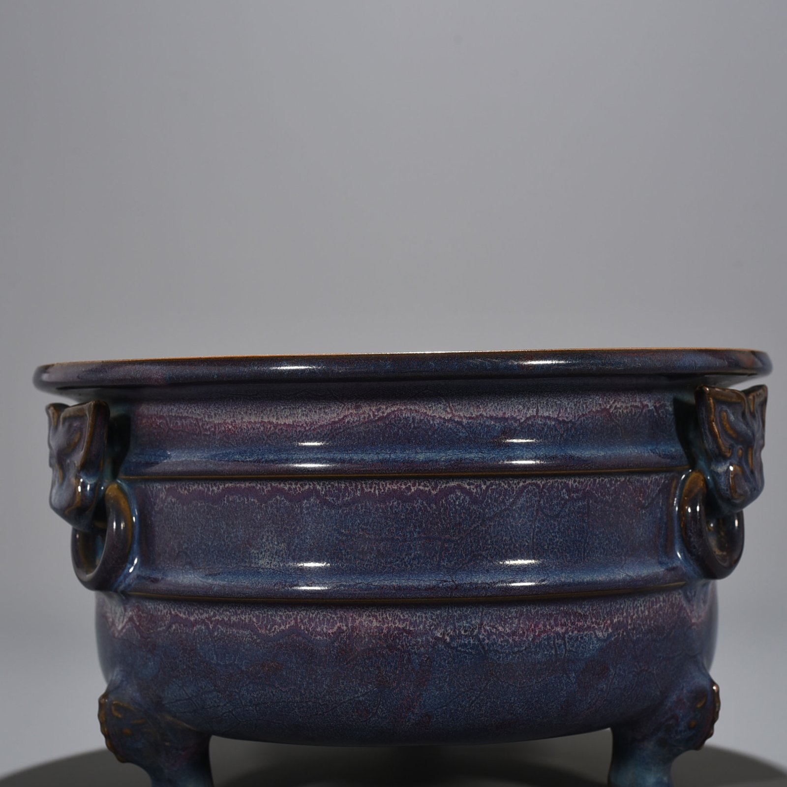 Song Dynasty Jun kiln rose purple glaze Shao Sheng style dazzling pattern three-legged Burner
