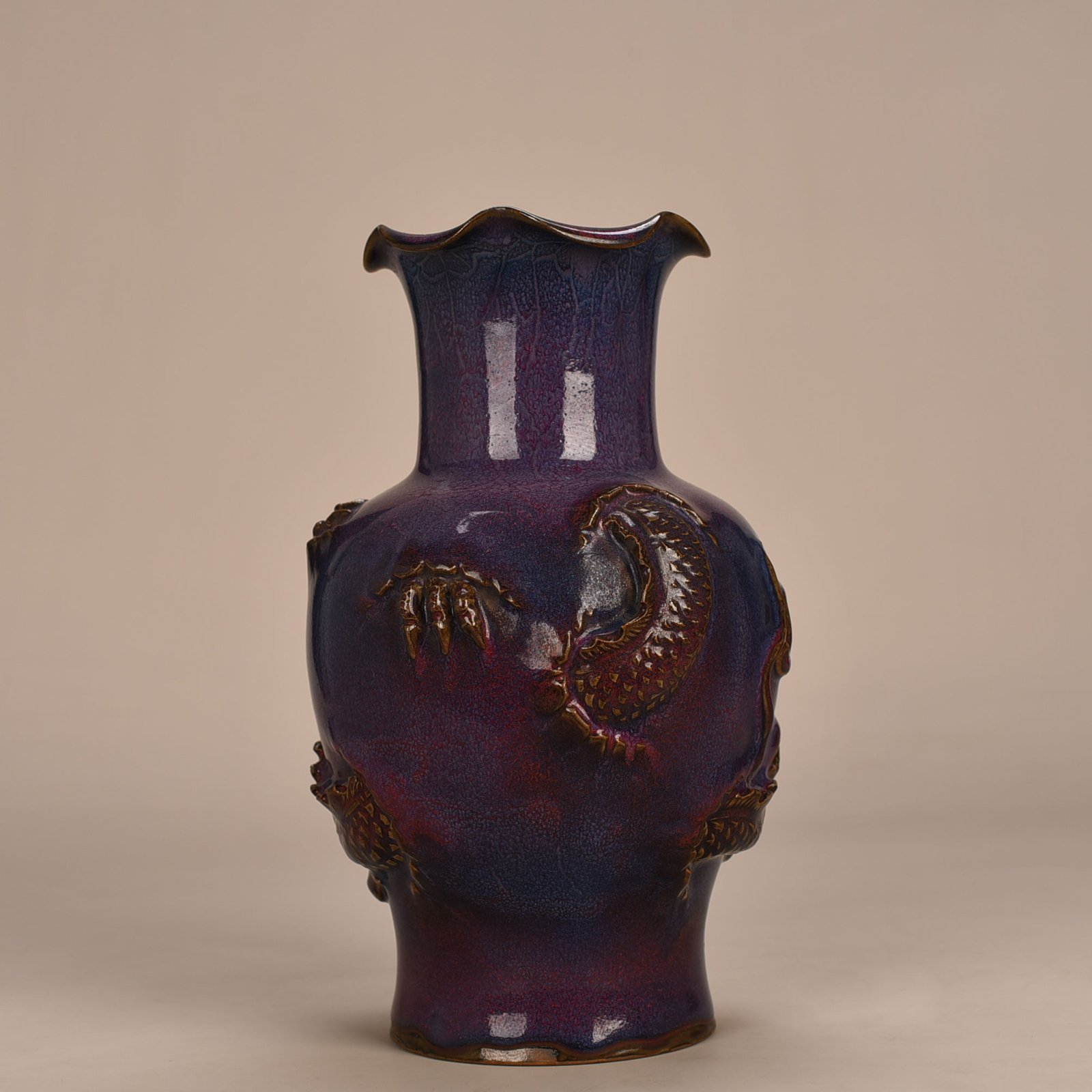 Song Dynasty Jun kiln rose purple glaze laminated dragon pattern bottle