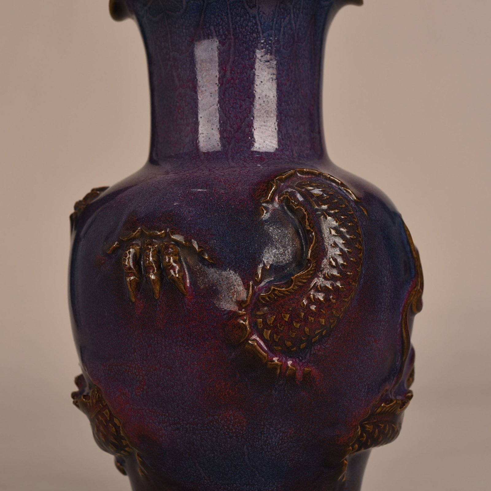 Song Dynasty Jun kiln rose purple glaze laminated dragon pattern bottle