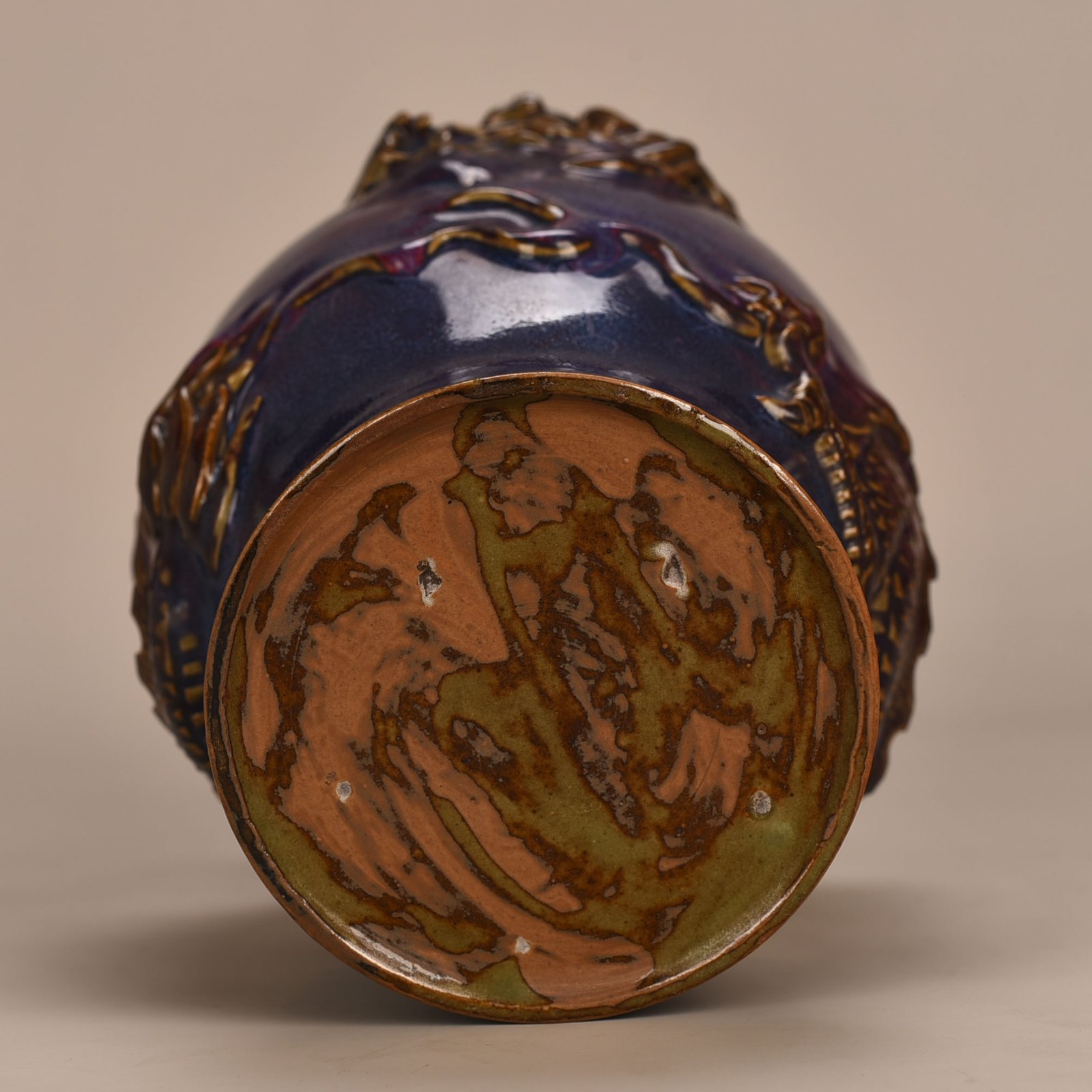 Song Dynasty Jun kiln rose purple glaze laminated dragon pattern bottle