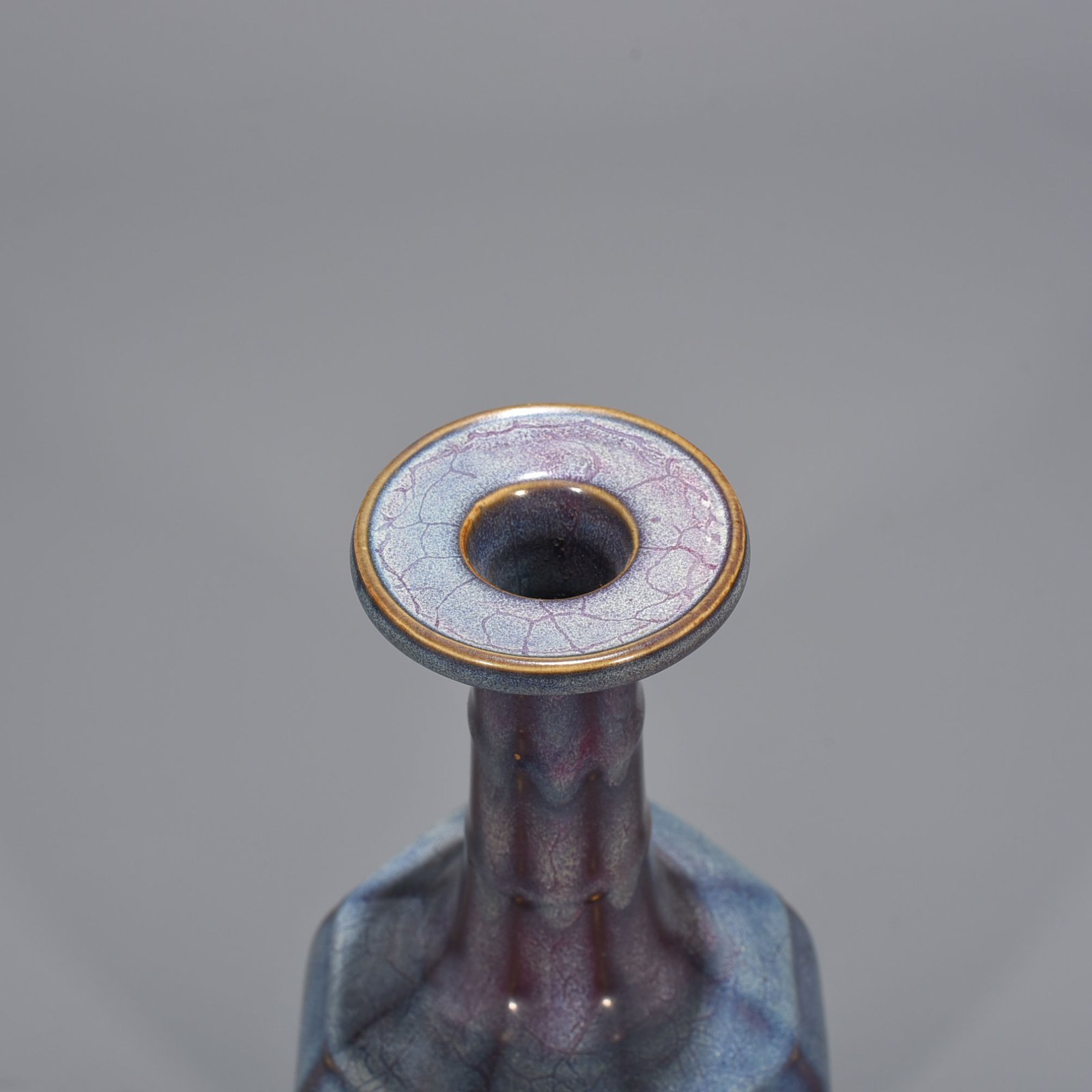 Song Dynasty Jun kiln rose purple glaze heavy and eight-way plate mouth vase