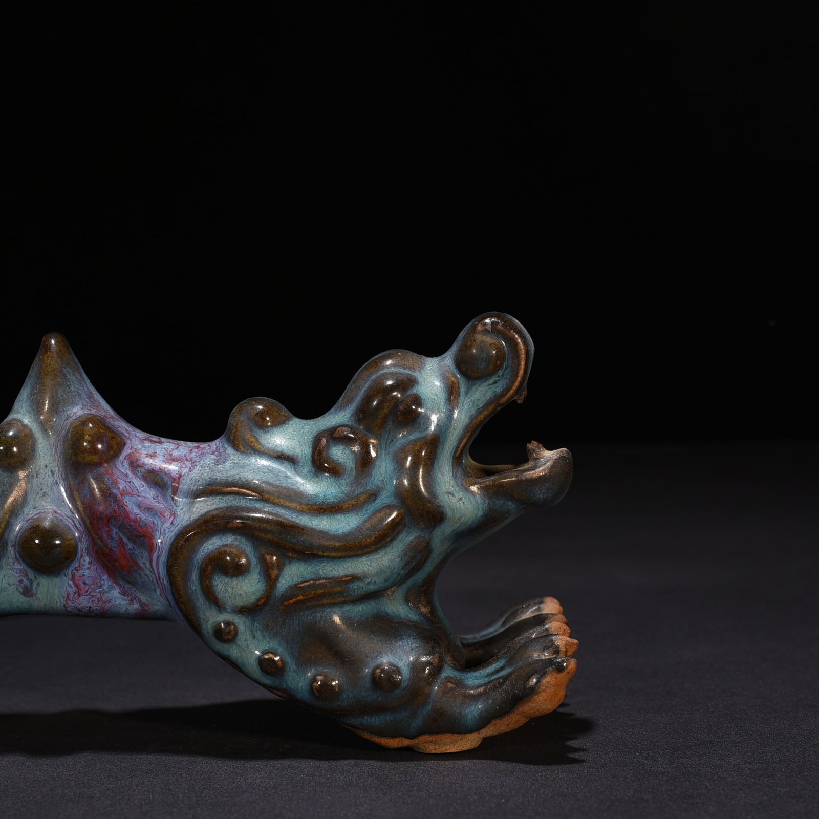 Song Dynasty Jun kiln turned into auspicious beast pen holder
