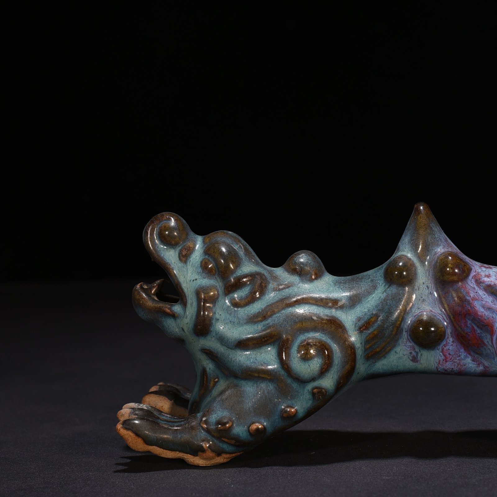 Song Dynasty Jun kiln turned into auspicious beast pen holder