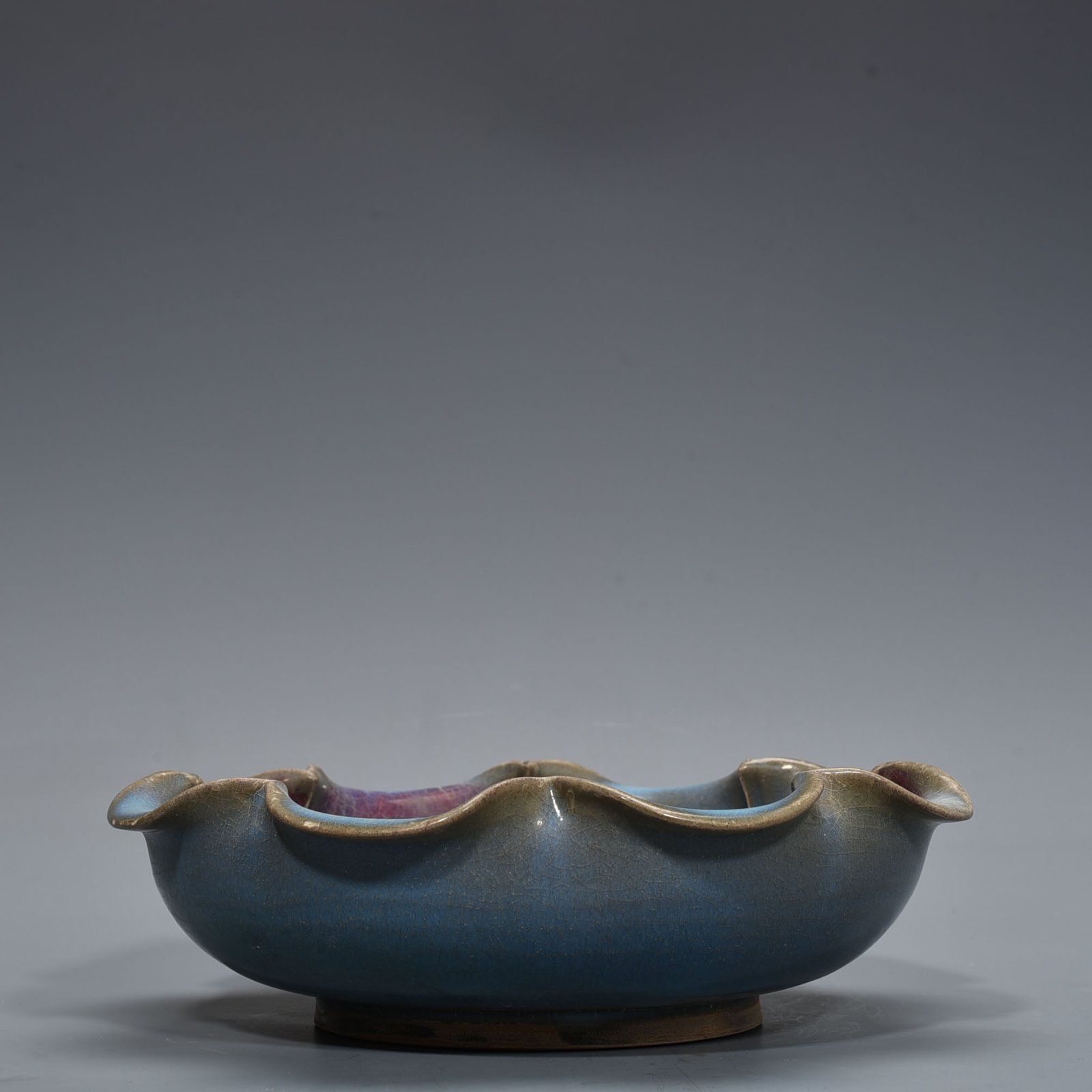 Song Dynasty Jun kiln variable glaze lotus leaf wash