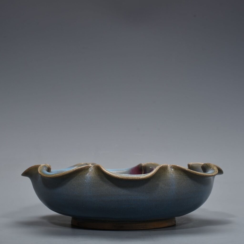 Song Dynasty Jun kiln variable glaze lotus leaf wash