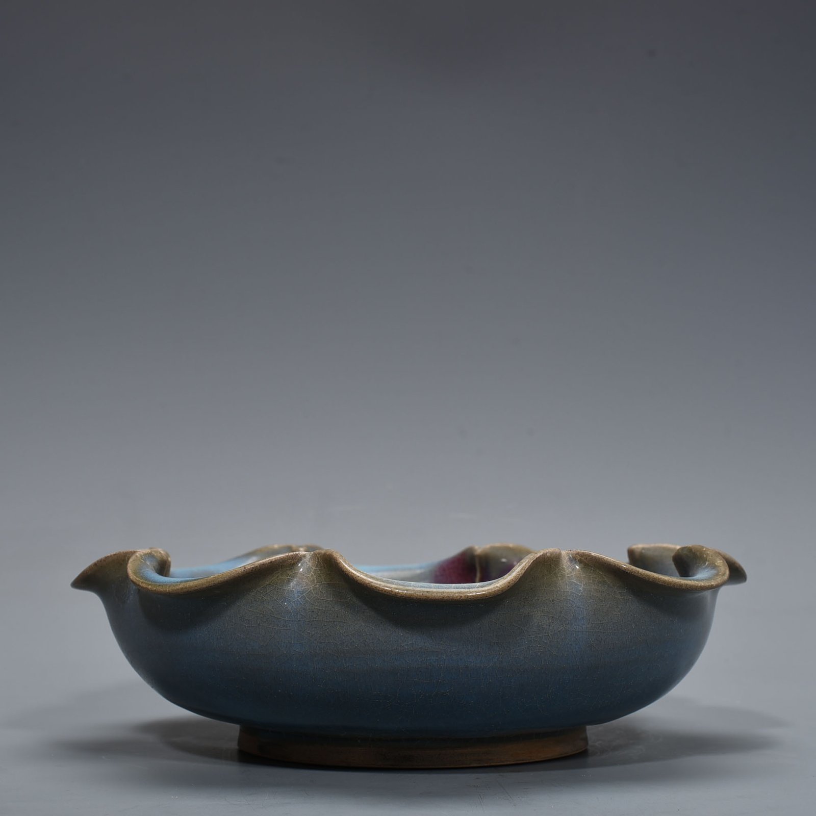 Song Dynasty Jun kiln variable glaze lotus leaf wash