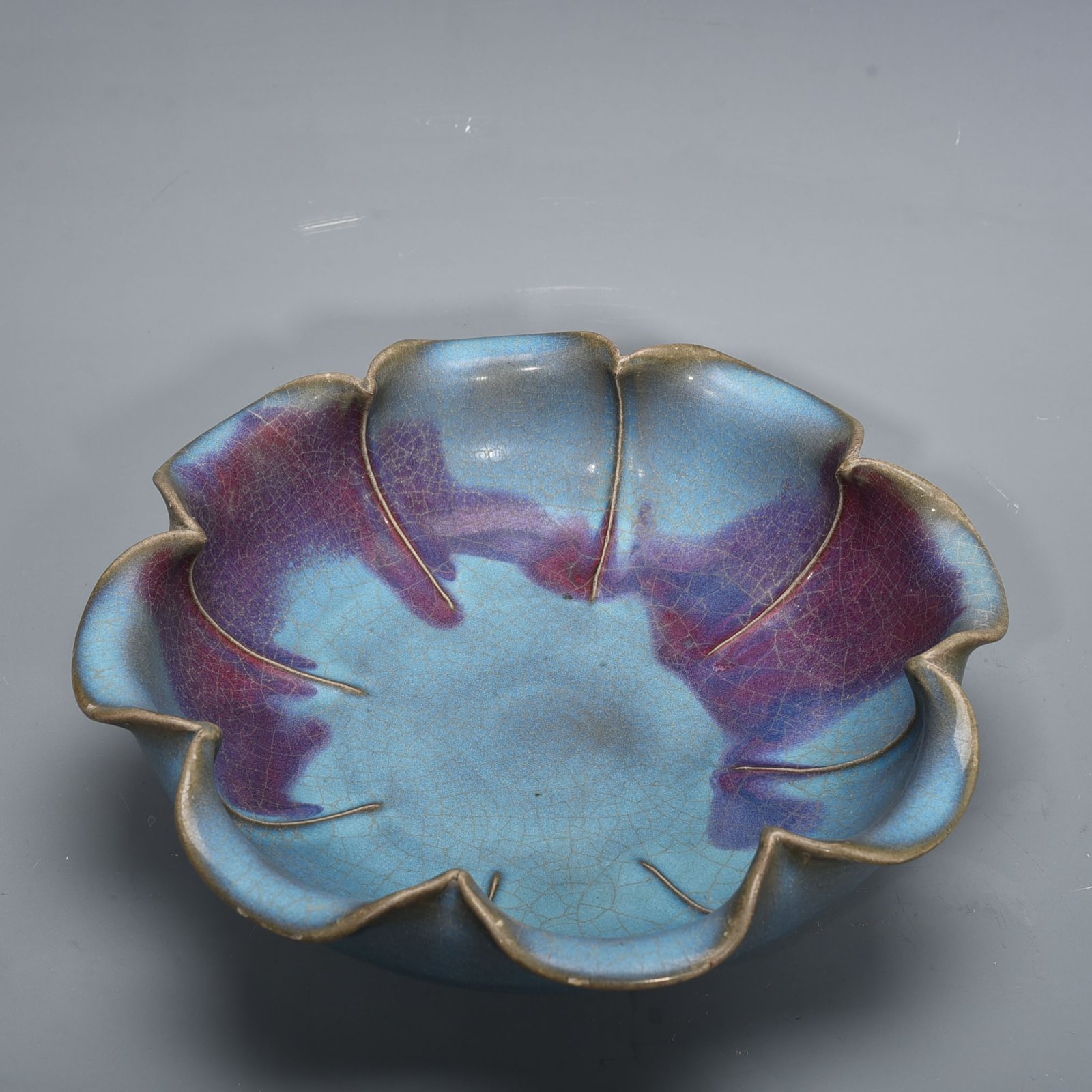 Song Dynasty Jun kiln variable glaze lotus leaf wash