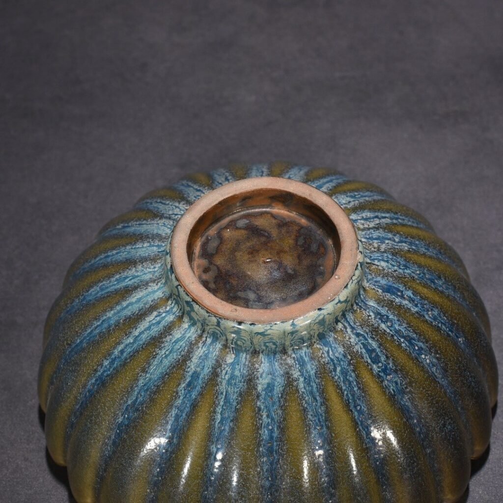 Song Dynasty Jun kiln glazed chrysanthemum petal bowl