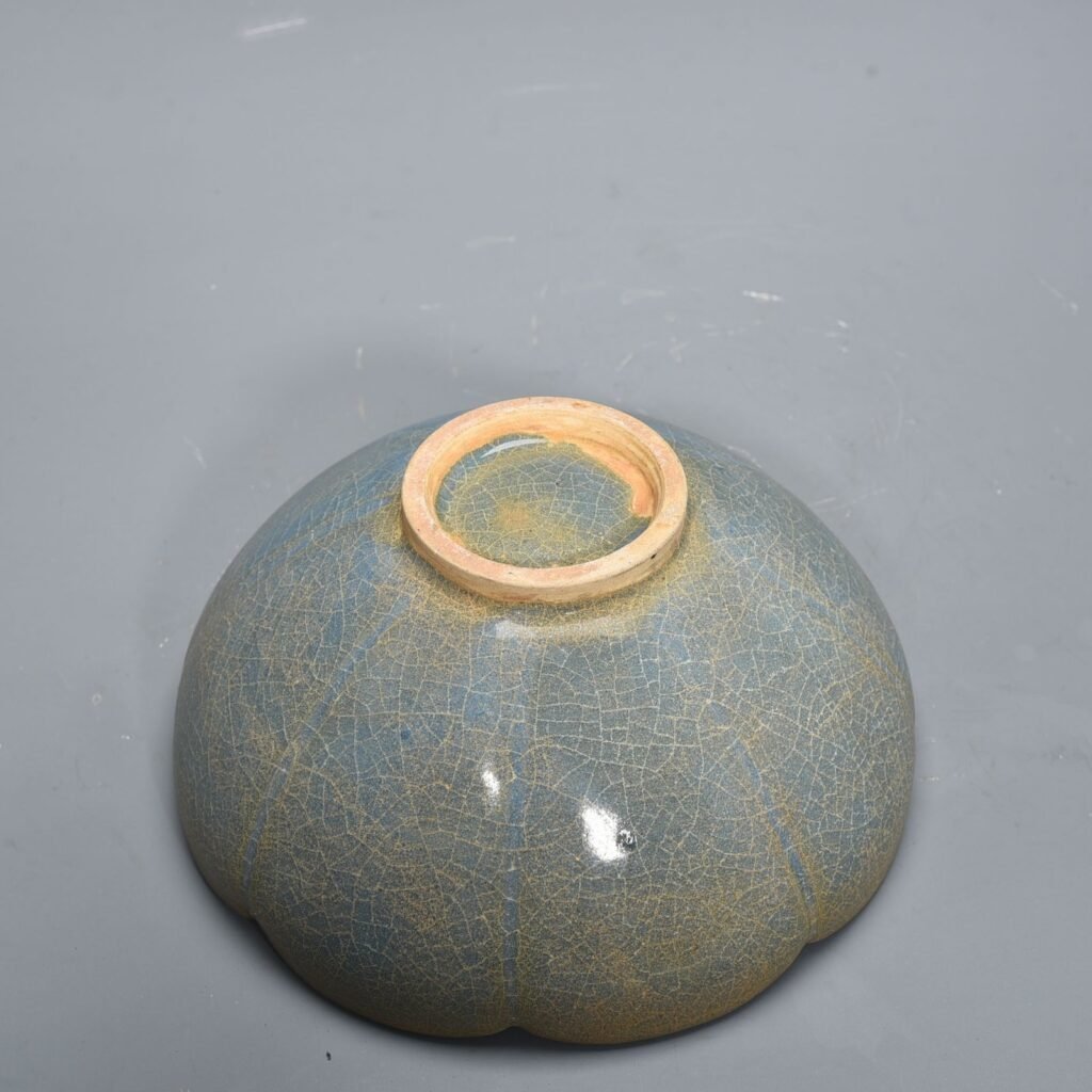 Song Dynasty Jun kiln variable glaze sunflower mouth bowl