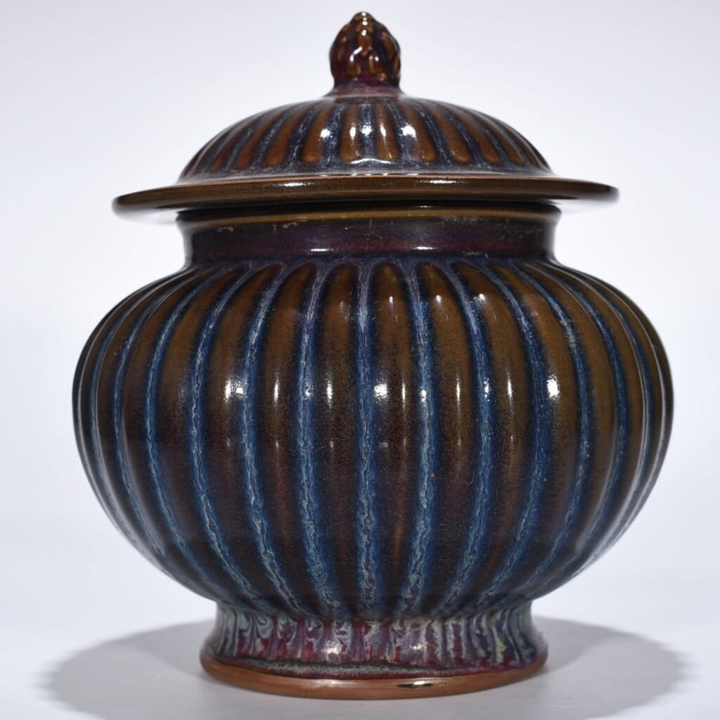 Song Dynasty Jun kiln Shaosheng first year kiln modified fluted general jar