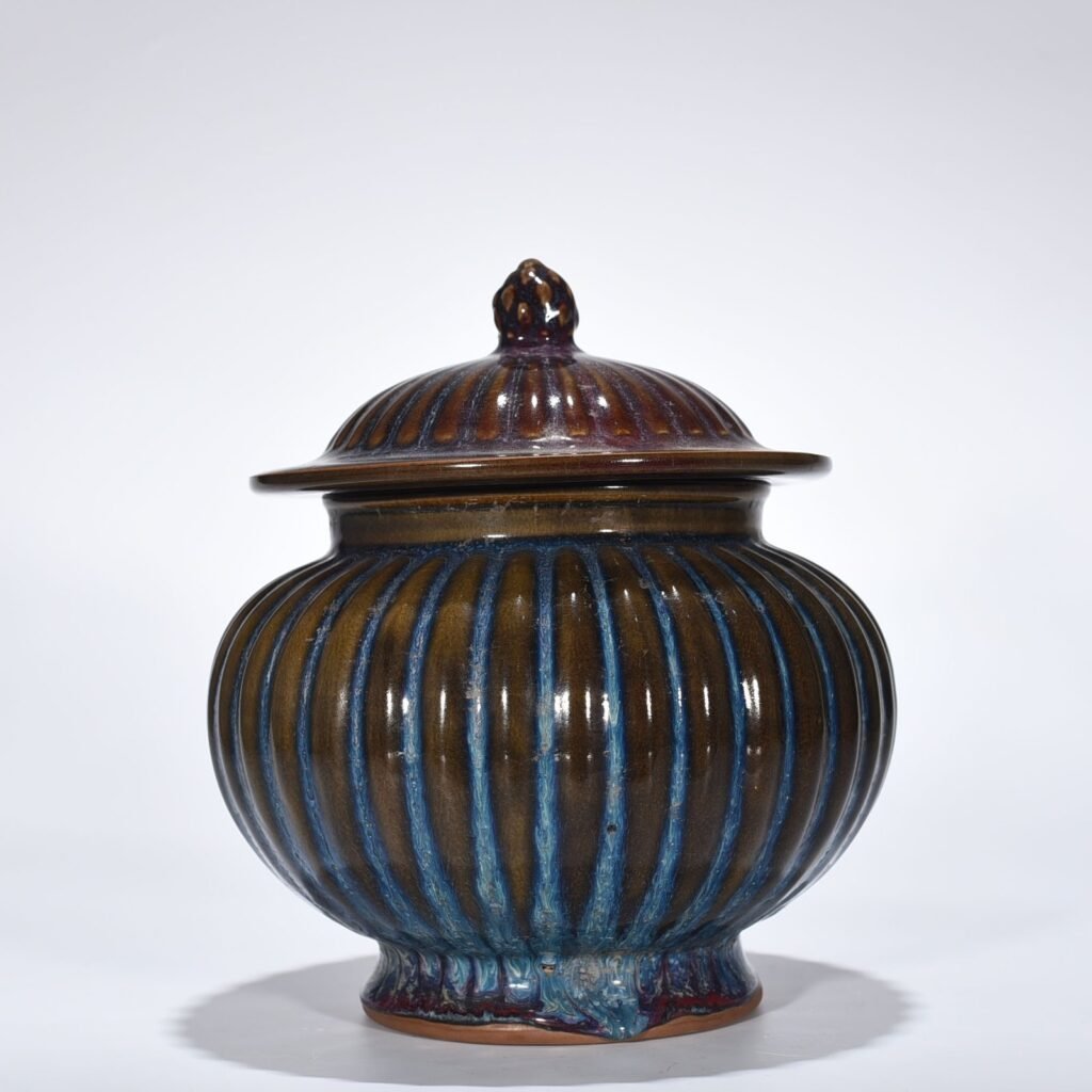 Song Dynasty Jun kiln Shaosheng first year kiln modified fluted general jar