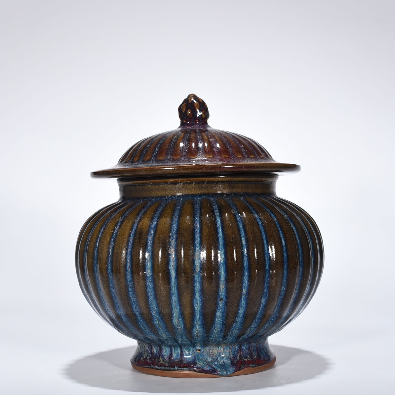 Song Dynasty Jun kiln Shaosheng first year kiln modified fluted general jar