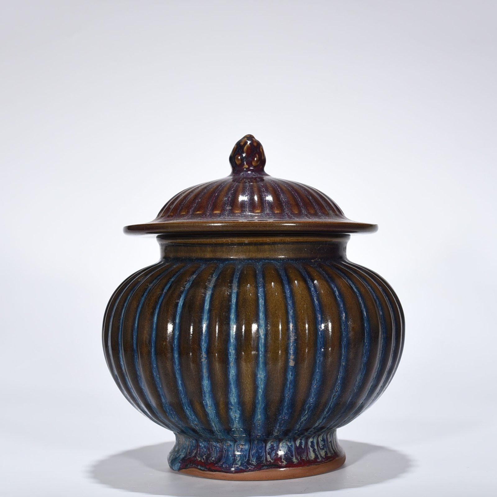 Song Dynasty Jun kiln Shaosheng first year kiln modified fluted general jar