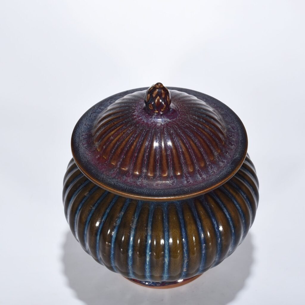 Song Dynasty Jun kiln Shaosheng first year kiln modified fluted general jar