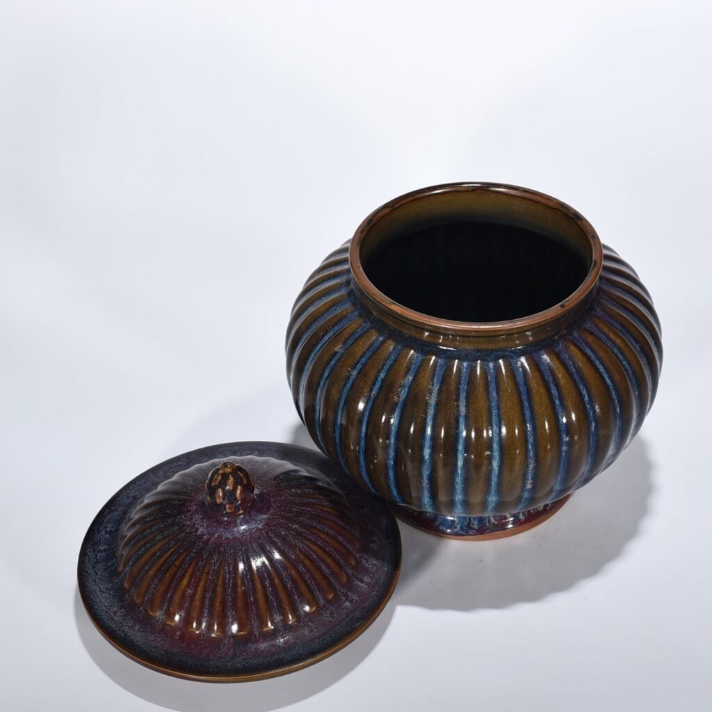 Song Dynasty Jun kiln Shaosheng first year kiln modified fluted general jar