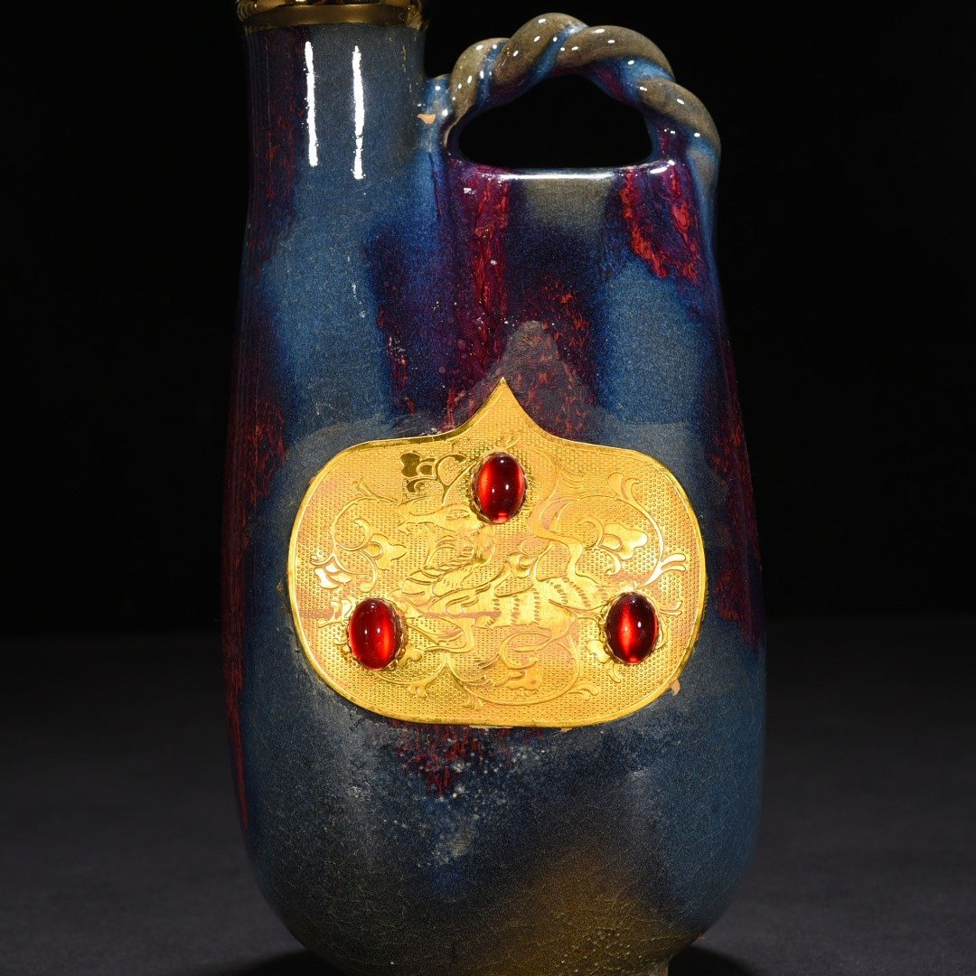 Song Dynasty Jun kiln Yaobao rose purple glaze leather bag bottle inlaid
