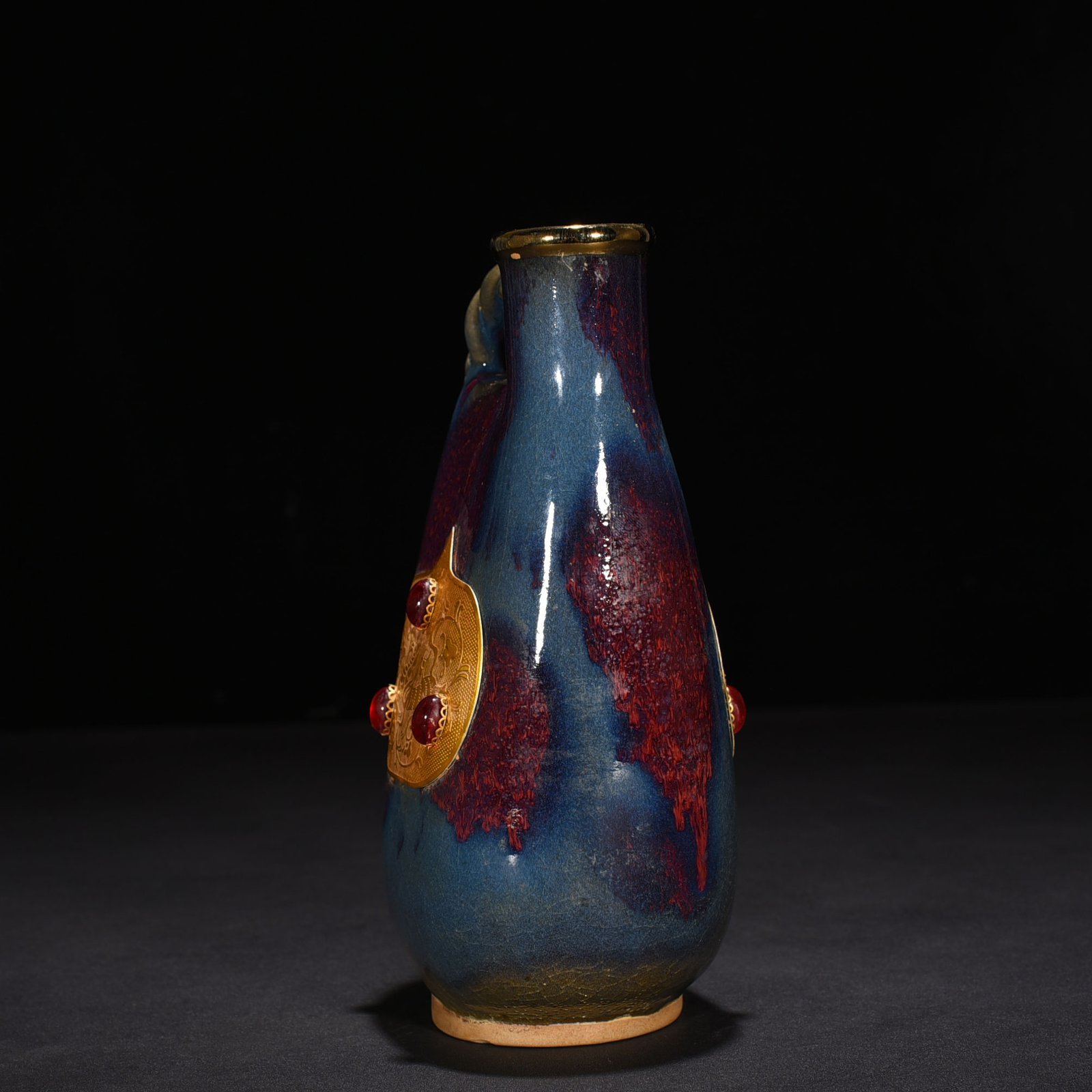 Song Dynasty Jun kiln Yaobao rose purple glaze leather bag bottle inlaid