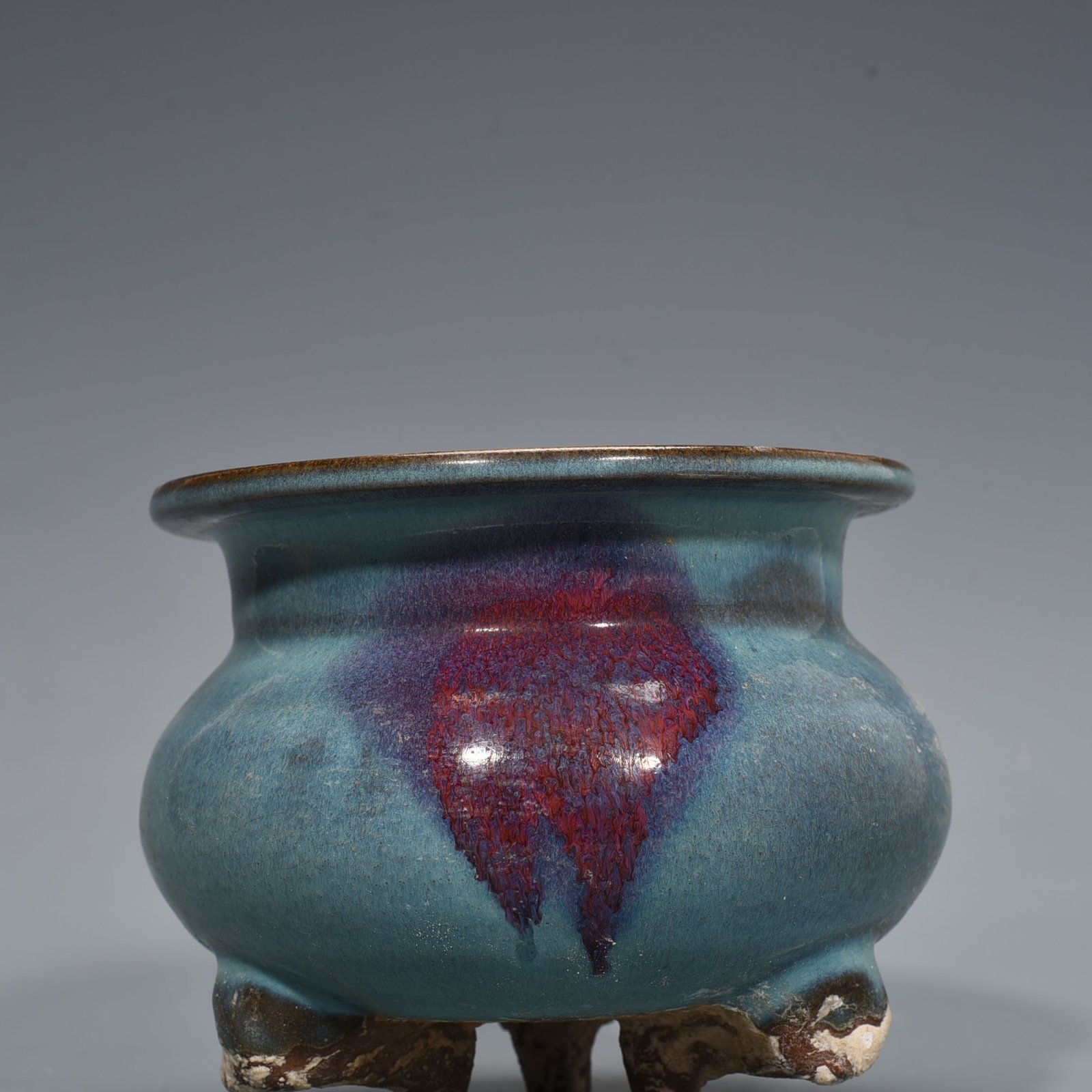 Song Dynasty Jun kiln blue glaze red spot three-legged furnace