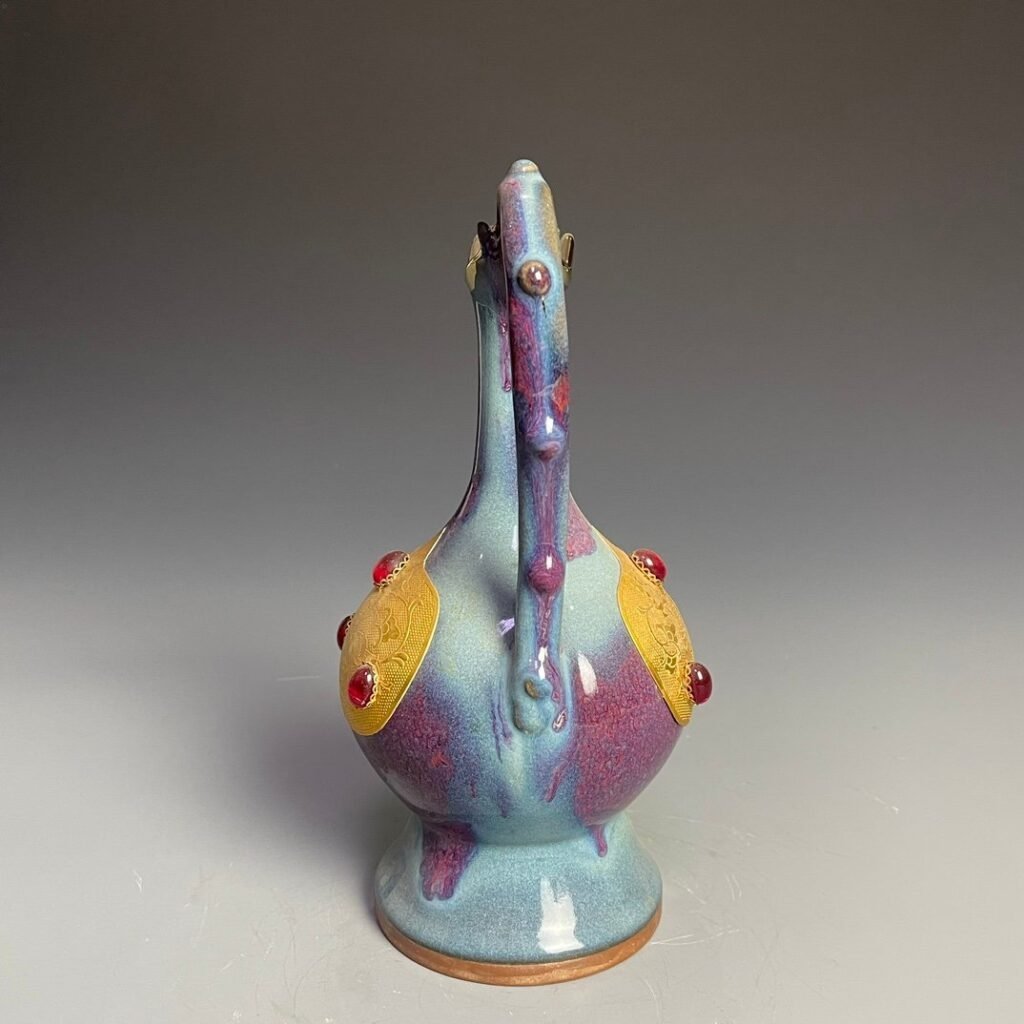 Song Dynasty Jun kiln inlaid with chiseled gold and gemstone flowers