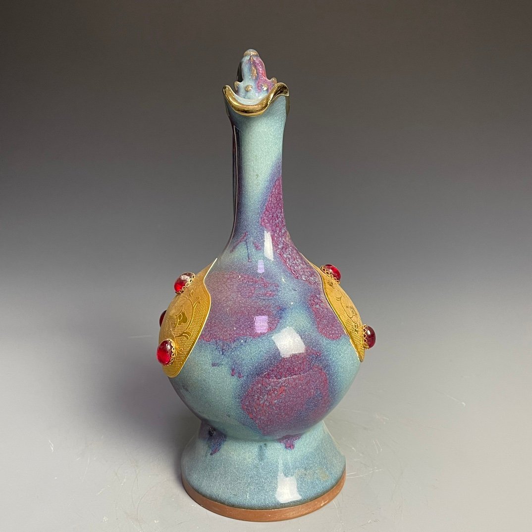 Song Dynasty Jun kiln inlaid with chiseled gold and gemstone flowers