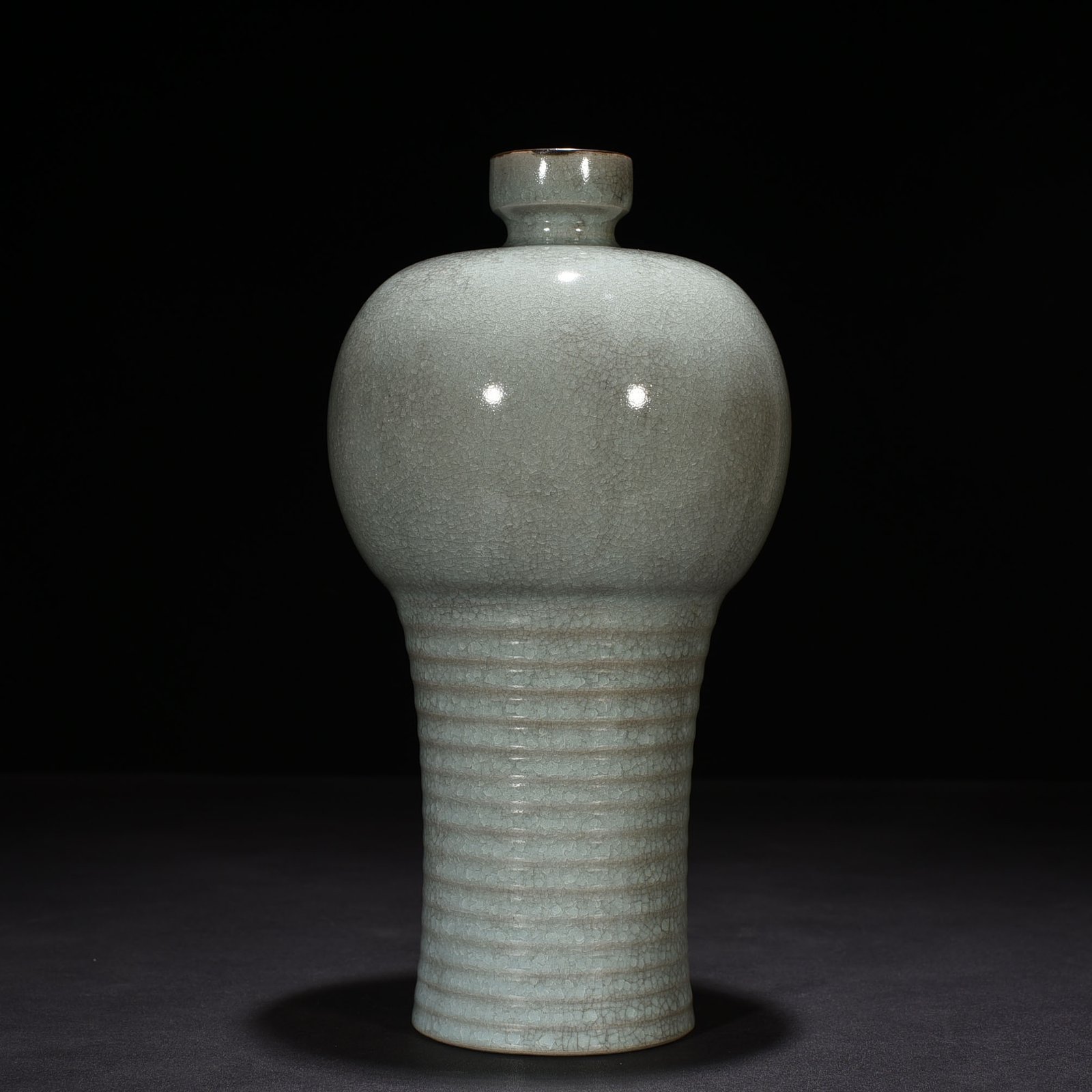 Song Dynasty Ru Kiln Sky Blue Glaze Ice Crack Dazzling Pattern Plum Vase