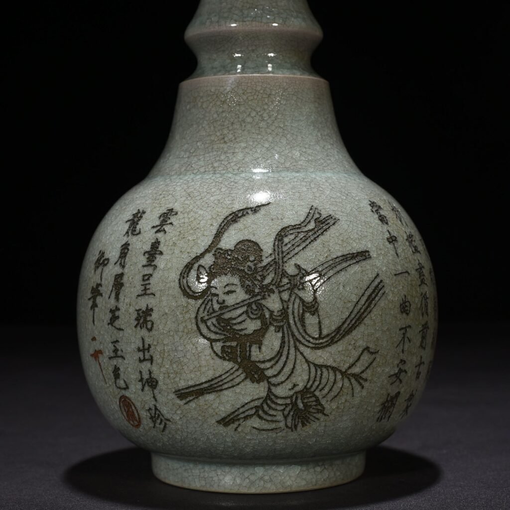 Song Dynasty Ru Kiln Sky Blue Glaze Ice Crack Dazzling Pattern Plate Vase