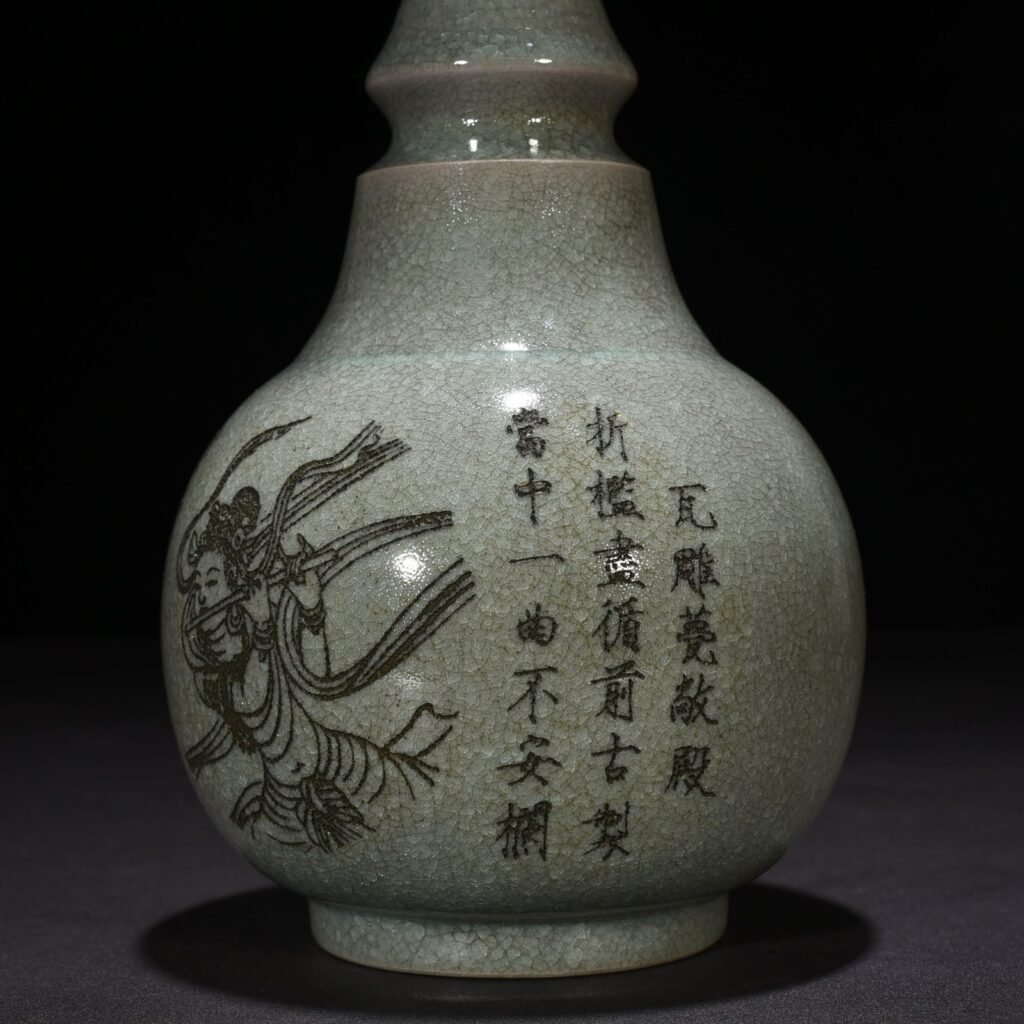 Song Dynasty Ru Kiln Sky Blue Glaze Ice Crack Dazzling Pattern Plate Vase