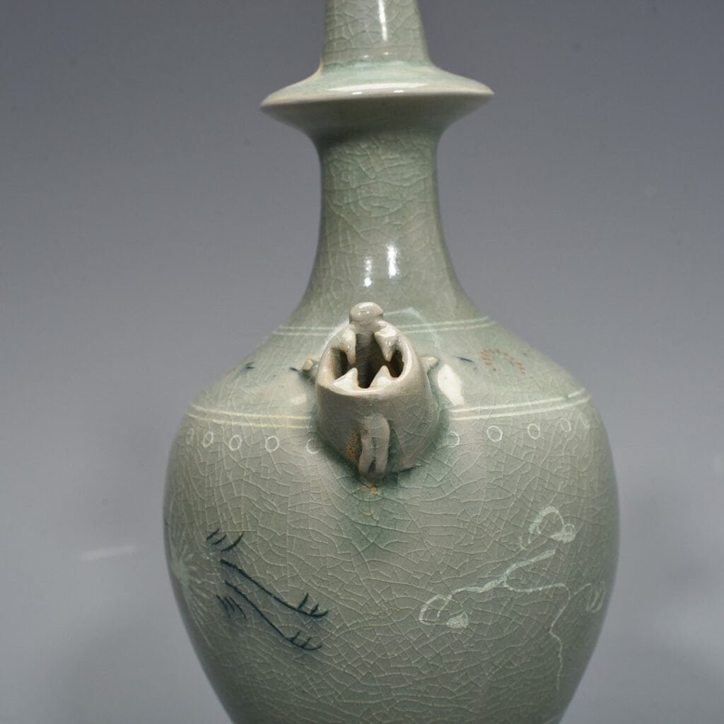 Song Dynasty Goryeo porcelain inlaid with clouds and cranes pattern military holding pure vase