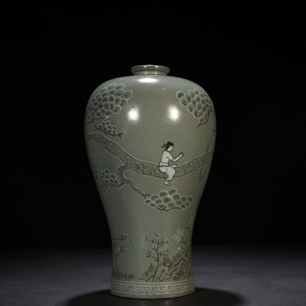 Song Dynasty Gaoli inlaid celadon plum vase with tiger figure pattern