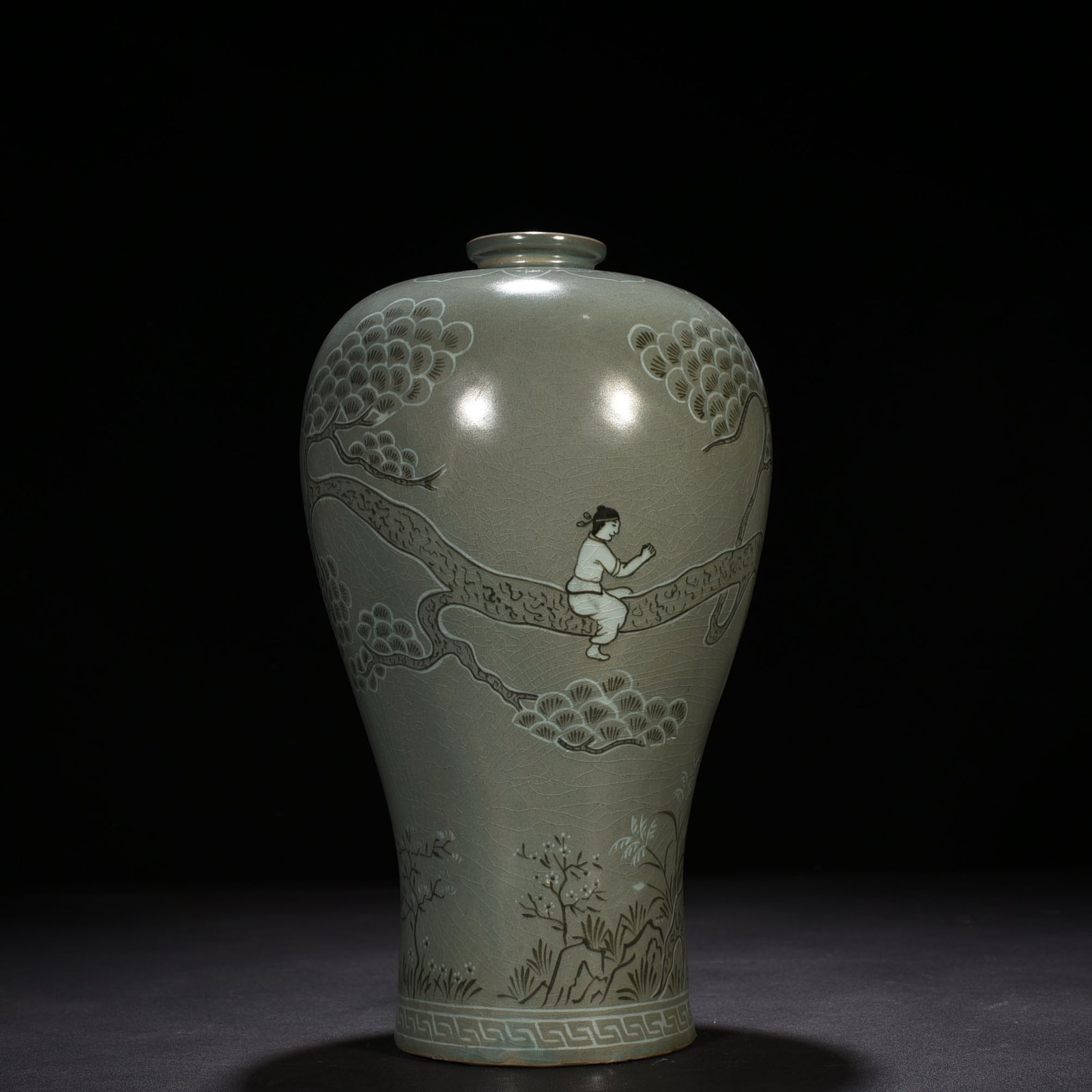 Song Dynasty Gaoli inlaid celadon plum vase with tiger figure pattern