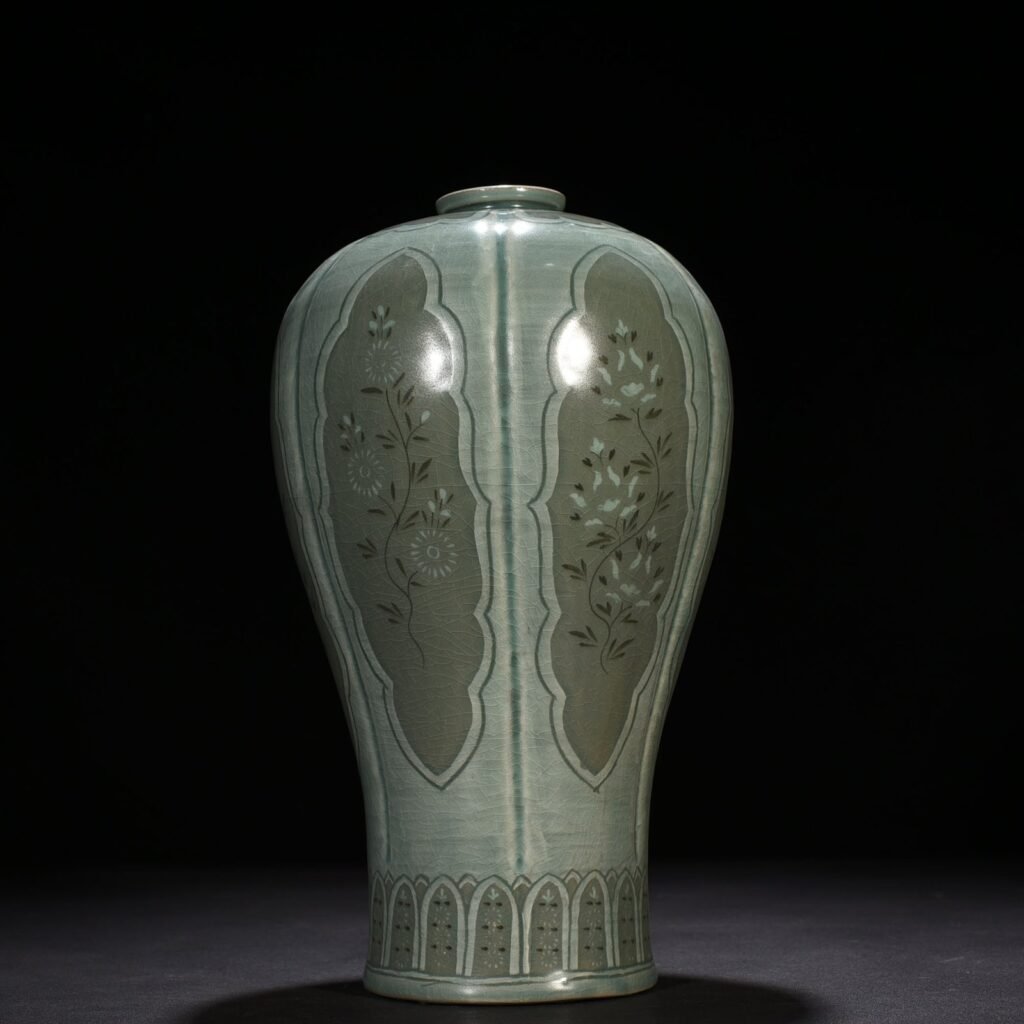Song Dynasty Gaoli inlaid celadon flower pattern melon plum vase