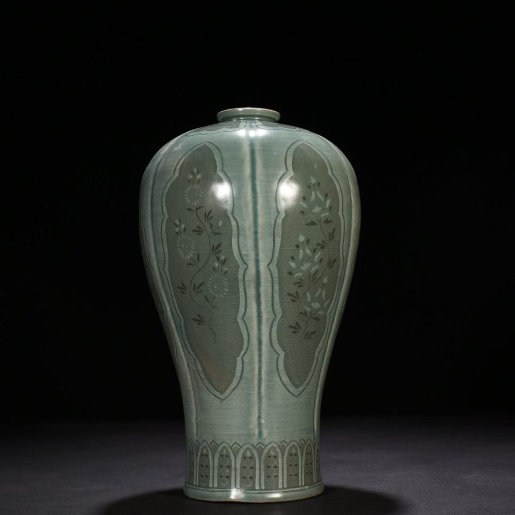 Song Dynasty Gaoli inlaid celadon flower pattern melon plum vase