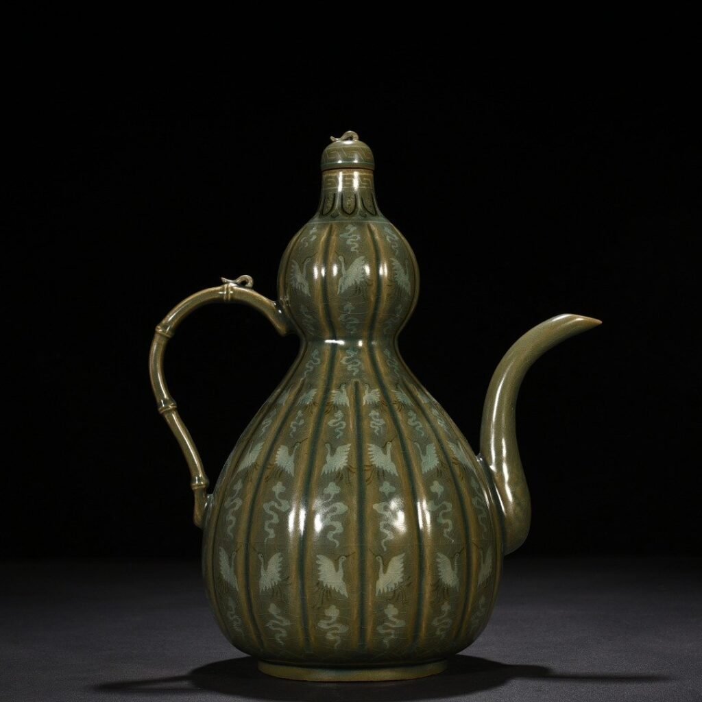 Song Dynasty Goryeo celadon inlaid gourd-shaped ewer with cloud and crane pattern