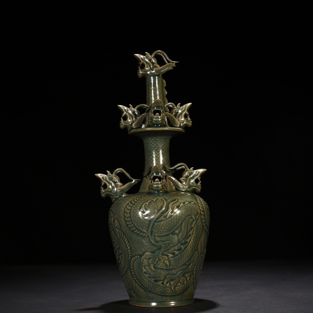 Song Dynasty Goryeo celadon carved Kowloon pure vase